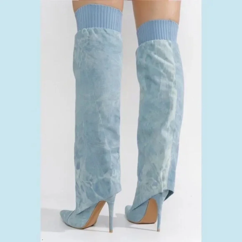 Cape Robbin Light Wash Denim 4 1/2 